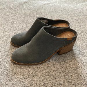 Tom's Clogs